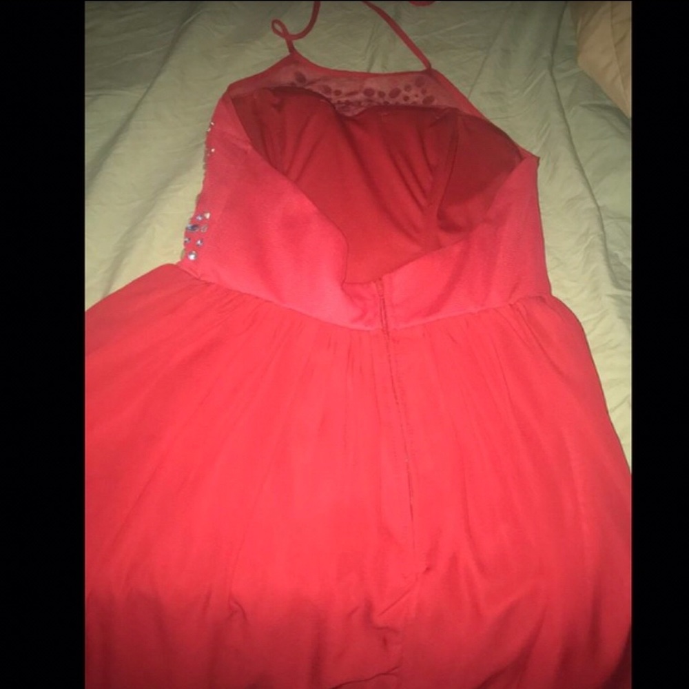 Red Dress ๐ - Picture 2 of 3